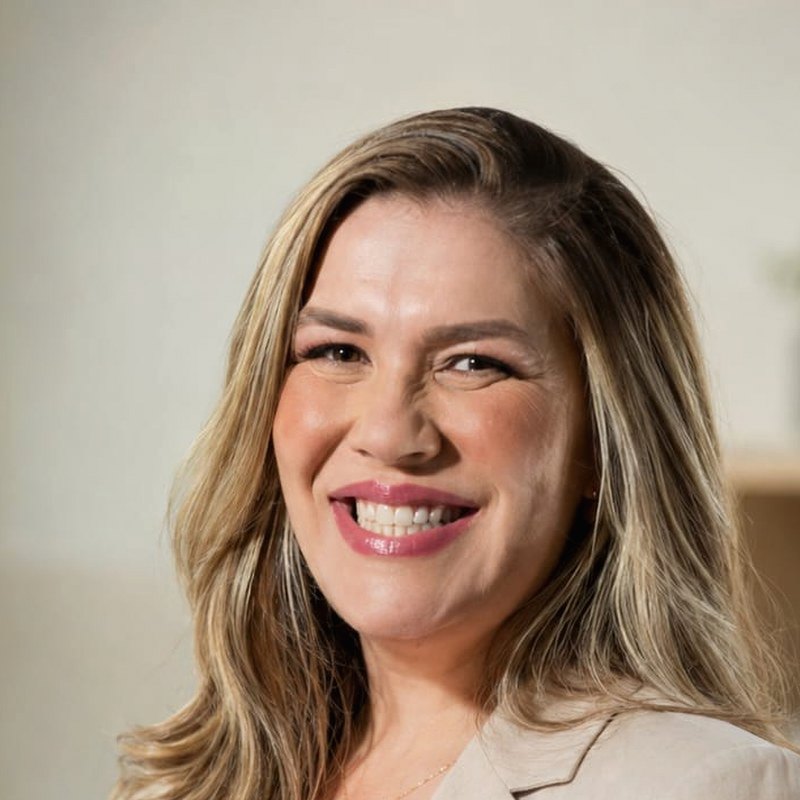 Profa. Carolline Muniz